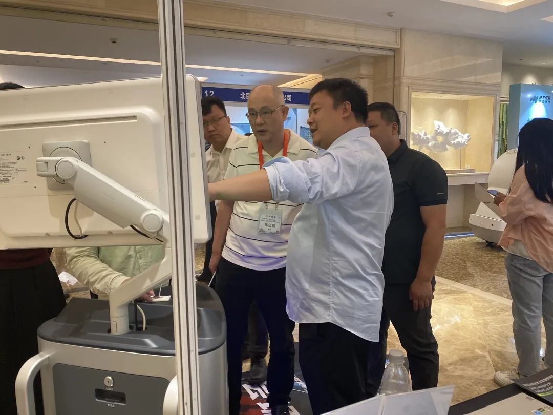 術(shù)中手持顯微鏡EndoSCell?亮相廣東神經(jīng)外科學(xué)術(shù)盛會(huì)，專家聚焦細(xì)胞級(jí)熒光導(dǎo)引技術(shù)(圖6)