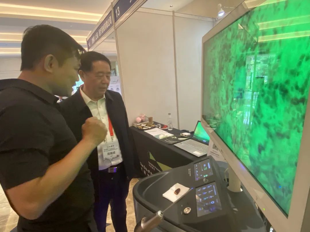 術(shù)中手持顯微鏡EndoSCell?亮相廣東神經(jīng)外科學(xué)術(shù)盛會(huì)，專家聚焦細(xì)胞級(jí)熒光導(dǎo)引技術(shù)(圖5)