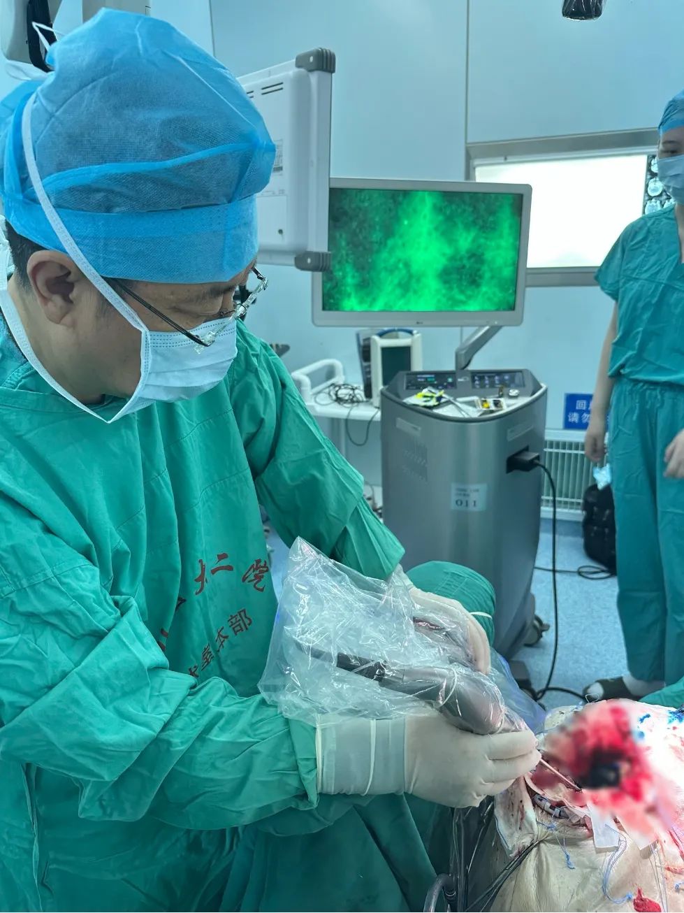 河北醫(yī)大二院應(yīng)用細(xì)胞級熒光導(dǎo)引精準(zhǔn)技術(shù)，突破高級別膠質(zhì)瘤手術(shù)的裸眼限制(圖8)