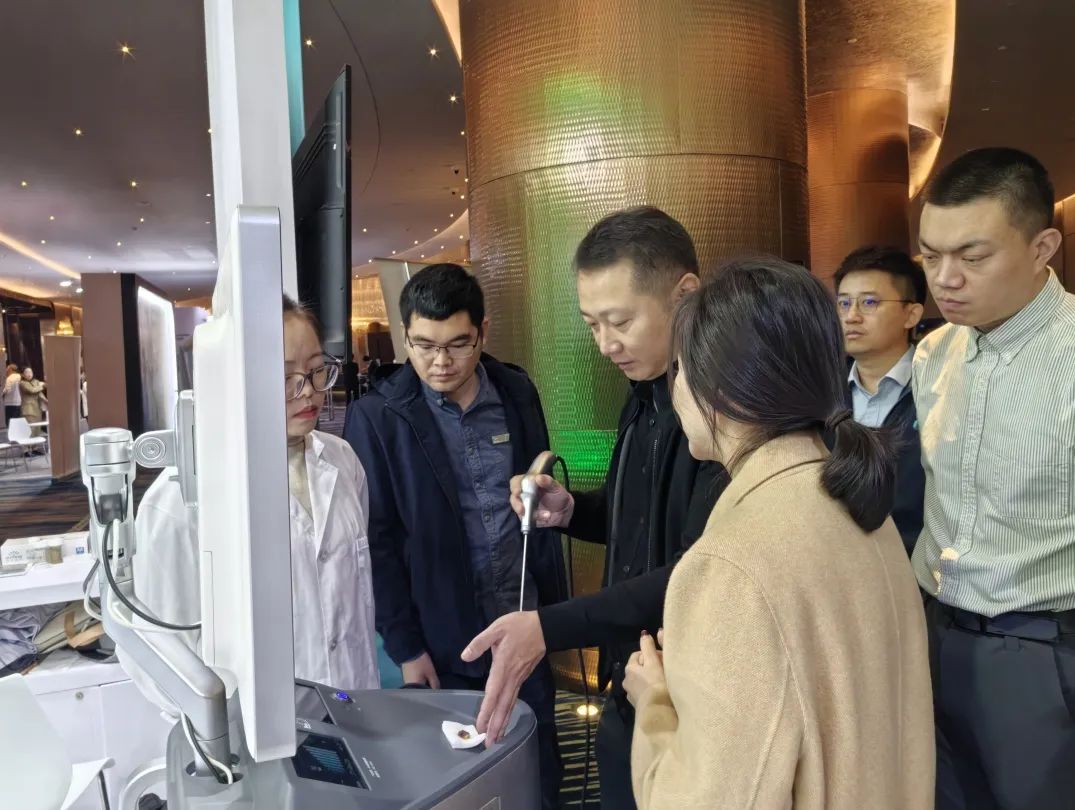 第三屆“華山峰彩”學(xué)術(shù)論壇盛大召開(kāi):專(zhuān)家共話(huà)細(xì)胞內(nèi)鏡EndoSCell?細(xì)胞級(jí)精準(zhǔn)手術(shù)方案(圖9)