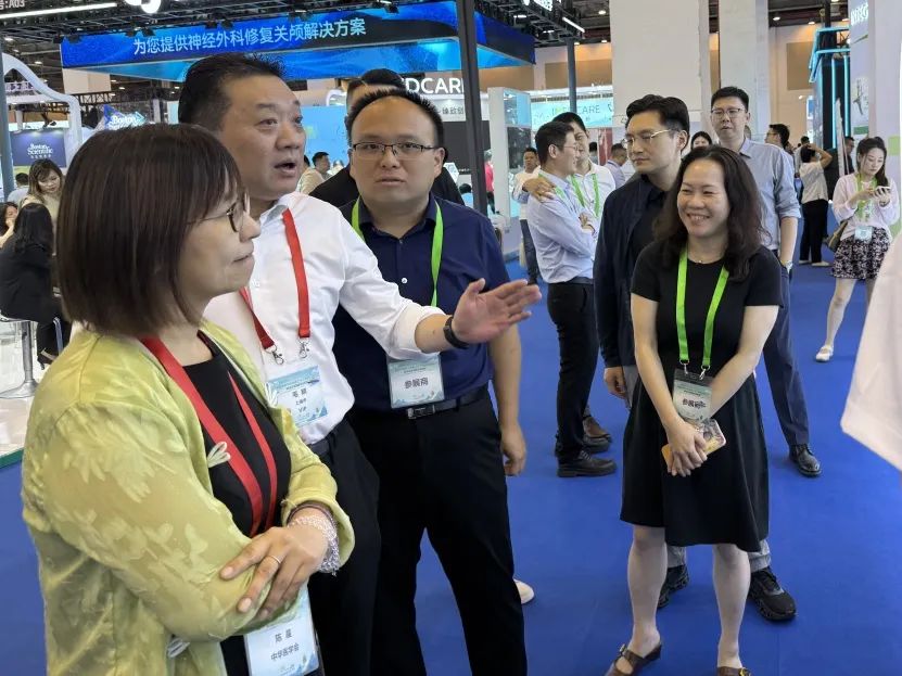 中華醫(yī)學(xué)會神經(jīng)外科學(xué)分會第二十二次學(xué)術(shù)會議在蘇召開：細(xì)胞級熒光導(dǎo)引技術(shù)引領(lǐng)神經(jīng)外科手術(shù)邁入精準(zhǔn)可視化新時代(圖12)